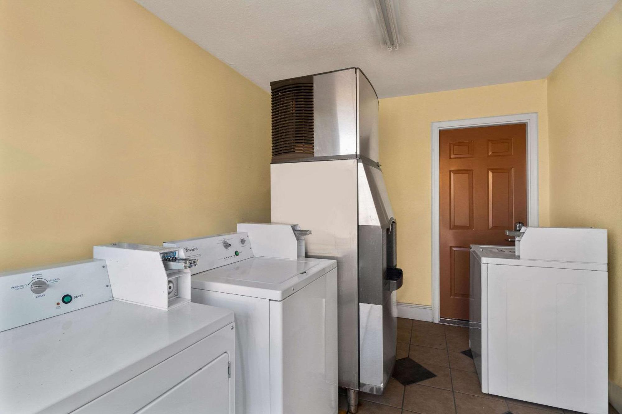 Econo Lodge Cornersville Dış mekan fotoğraf